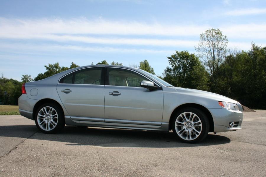  Volvo S80 AWD V8 2007 года  (фото 12 из 45)